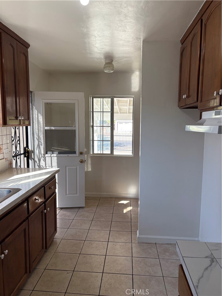 11241 De Haven Ave. Property Photo 14