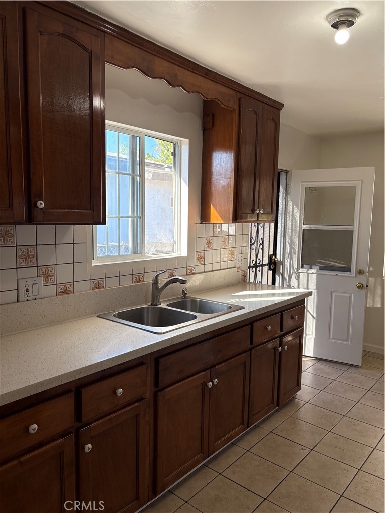 11241 De Haven Ave. Property Photo 15