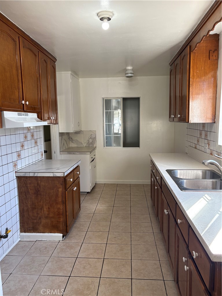 11241 De Haven Ave. Property Photo 16