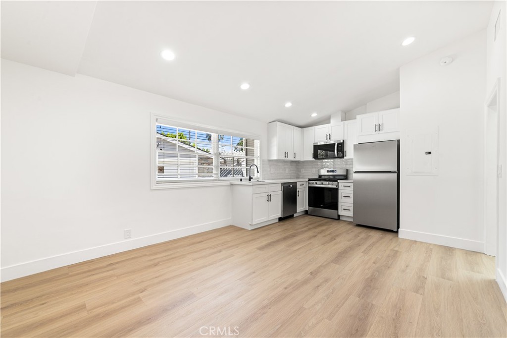 5227 Beckford Ave Property Photo 14