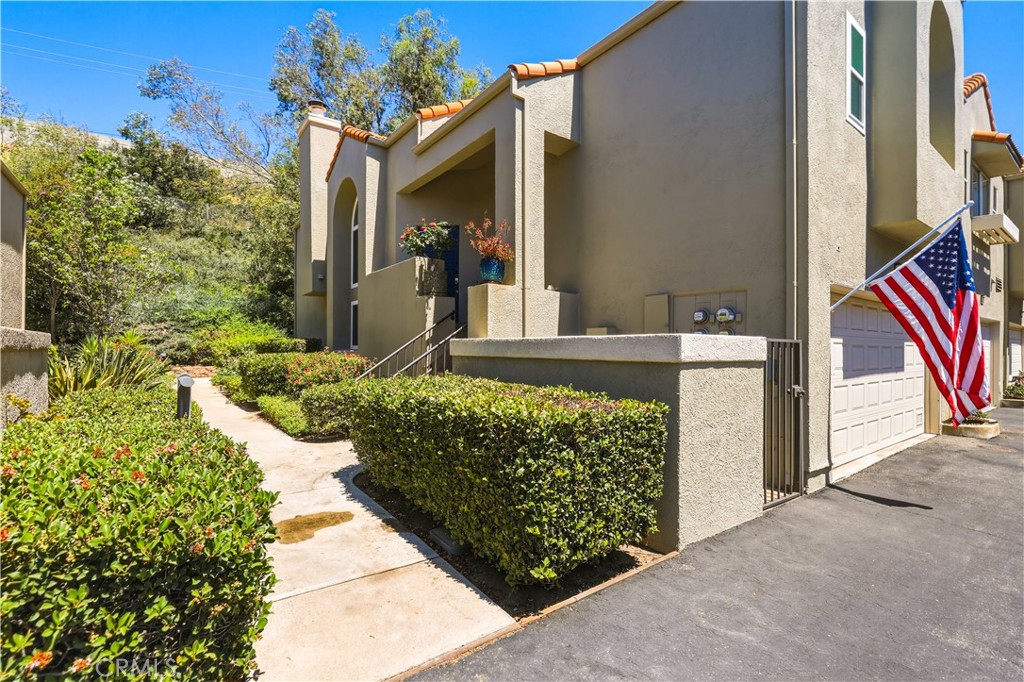 22229 Shadow Valley Property Photo 8