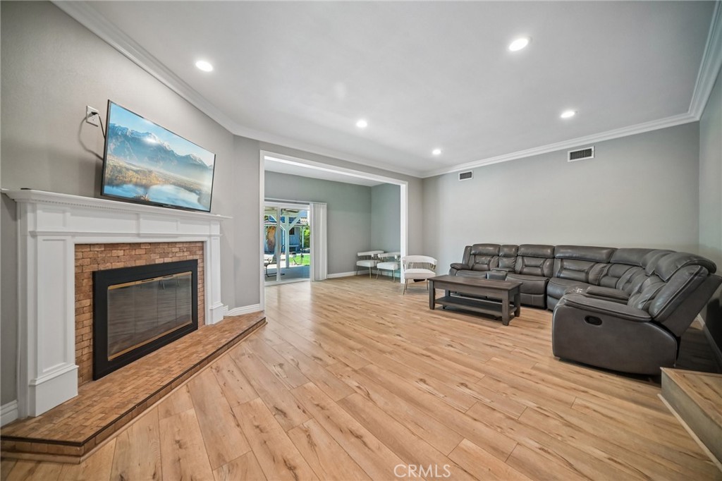 9509 Jellico Avenue Property Photo 7
