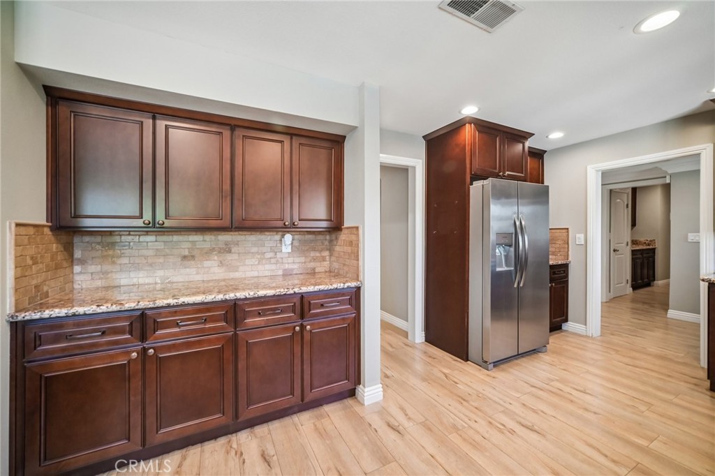 9509 Jellico Avenue Property Photo 16