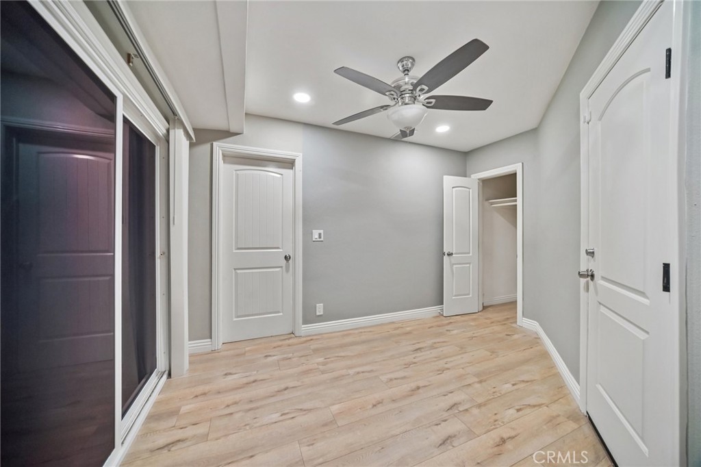 9509 Jellico Avenue Property Photo 25
