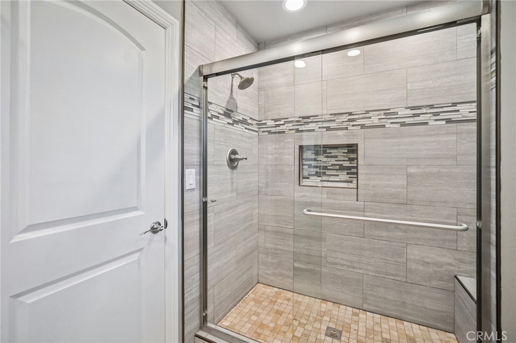 9509 Jellico Avenue Property Photo 34