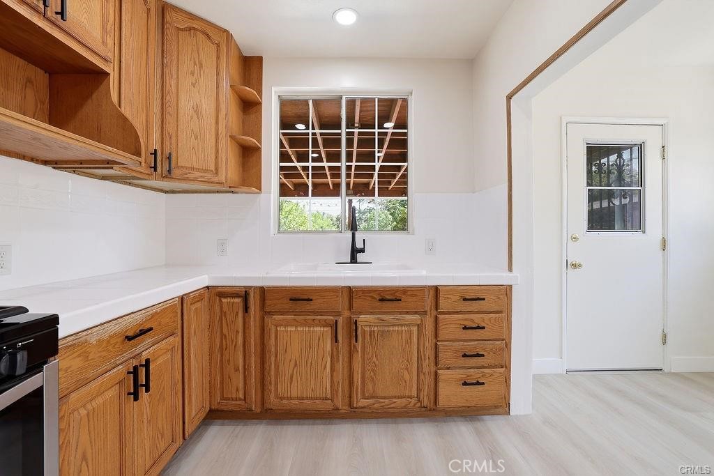 10332 Cayuga Avenue Property Photo 8
