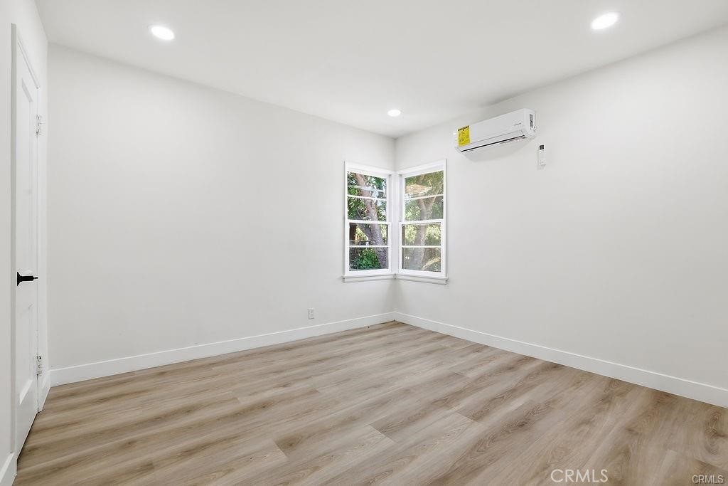 10332 Cayuga Avenue Property Photo 13