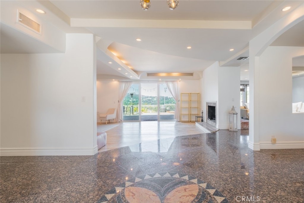 4321 Clear Valley Drive Property Photo 7