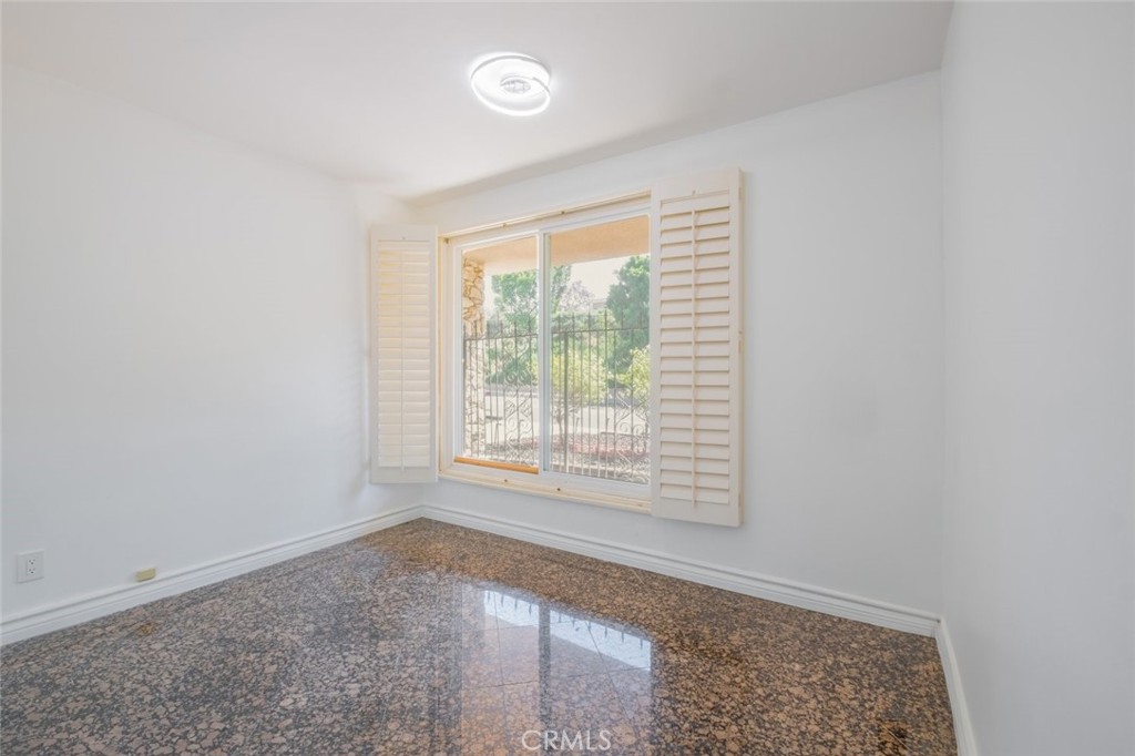 4321 Clear Valley Drive Property Photo 28