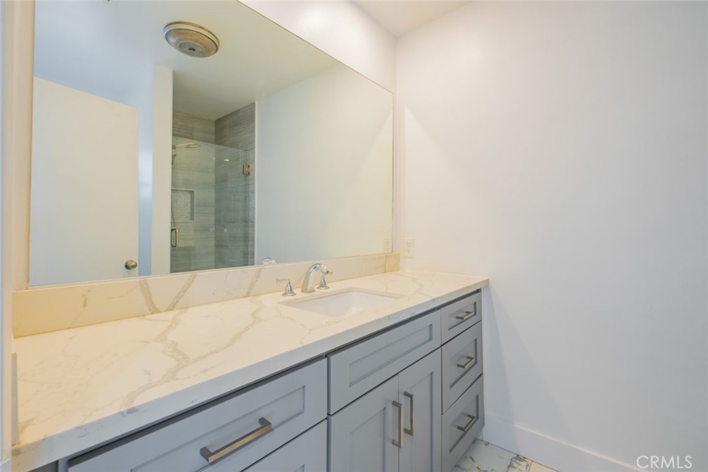 4321 Clear Valley Drive Property Photo 33