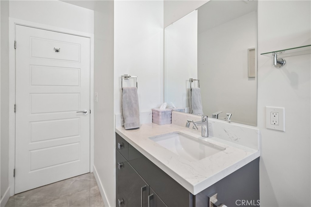8434 Oakdale Avenue Property Photo 17