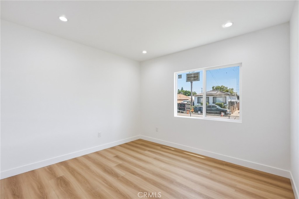 1433 N Neptune Property Photo 14