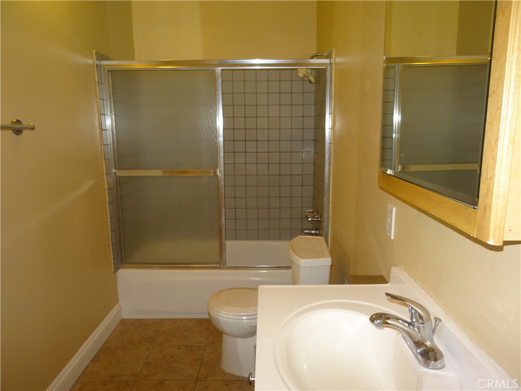 20246 Saticoy Property Photo 4