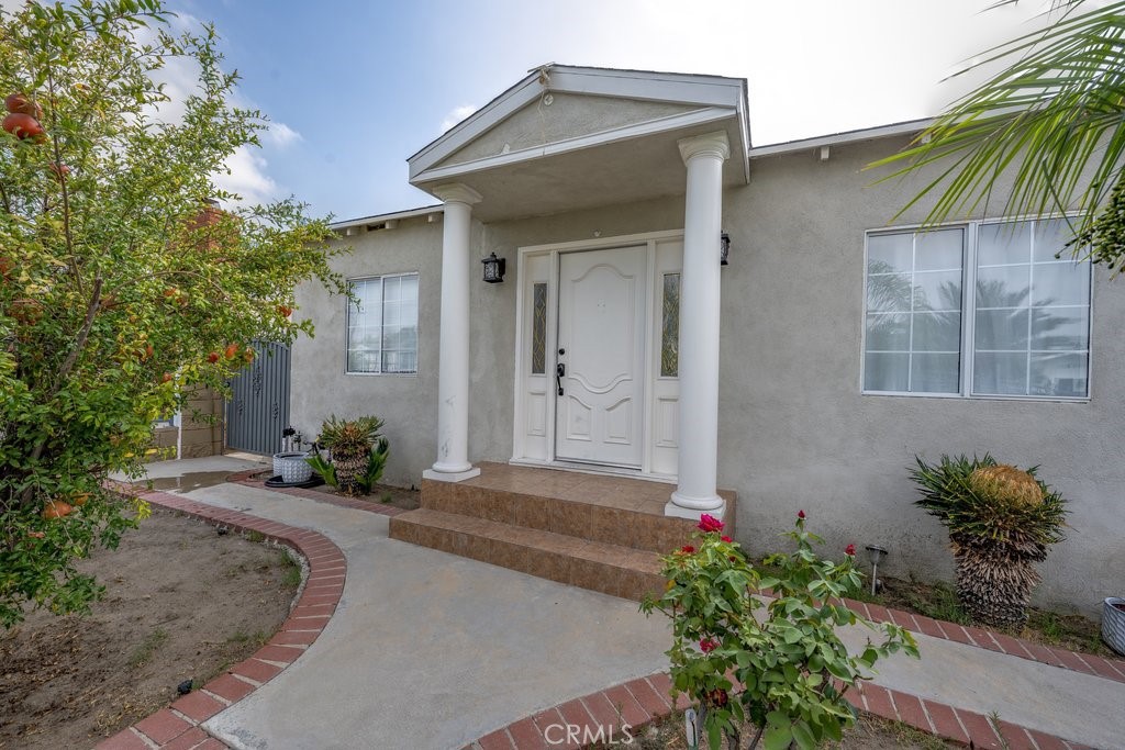 6506 Teesdale Avenue Property Photo 2