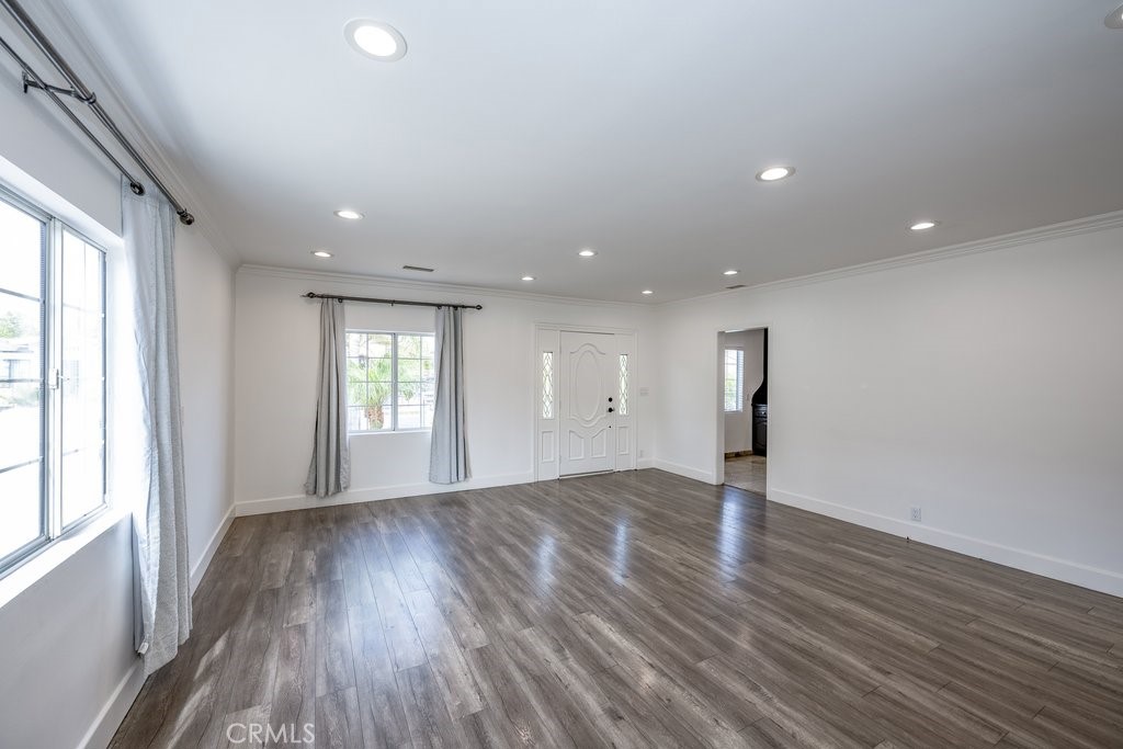 6506 Teesdale Avenue Property Photo 6