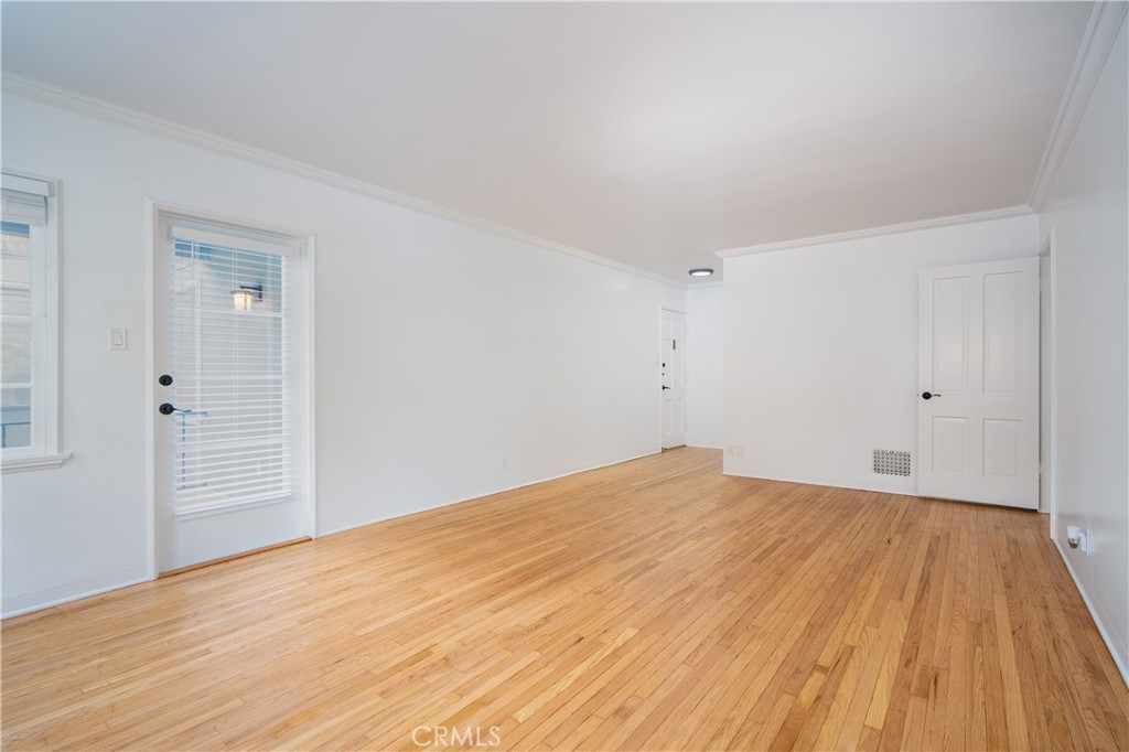 265 N Swall Drive Property Photo 5