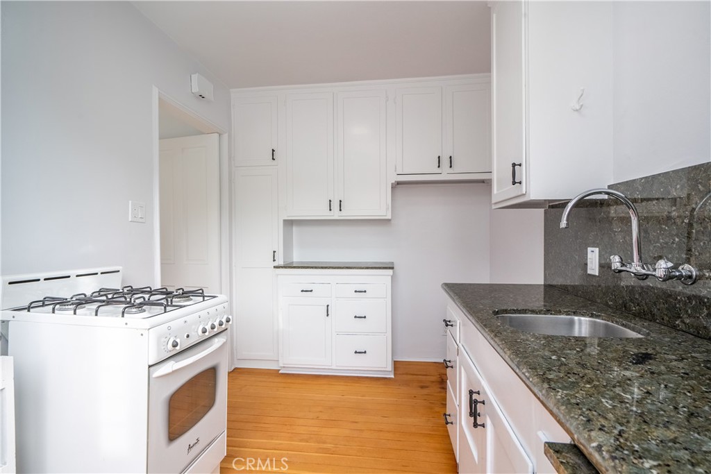 265 N Swall Drive Property Photo 11