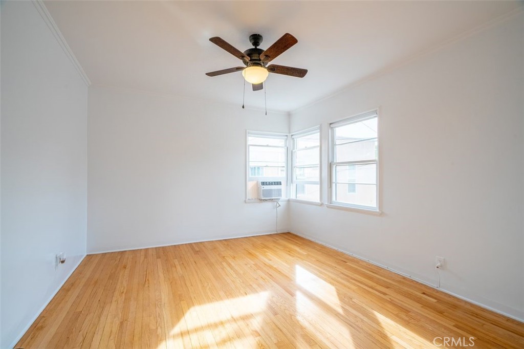 265 N Swall Drive Property Photo 13