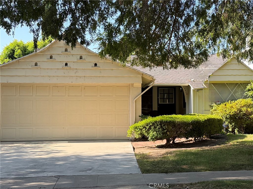 15516 Huston Street Property Photo 1