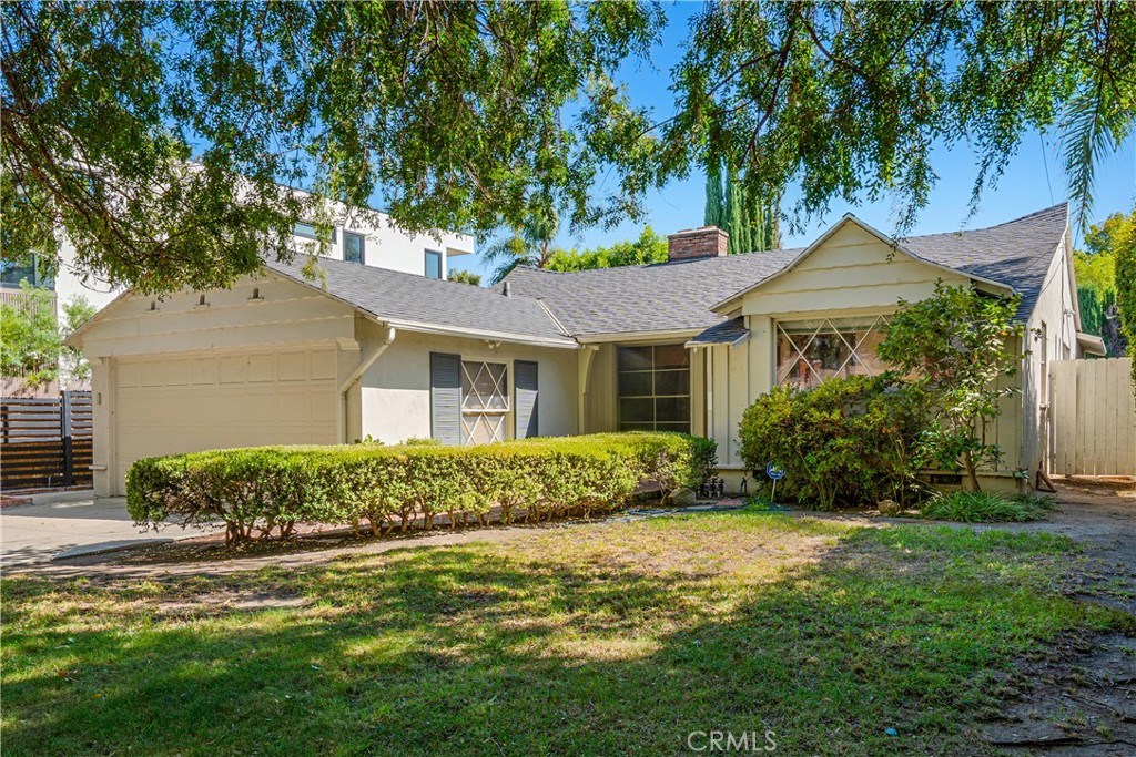 15516 Huston Street Property Photo 1