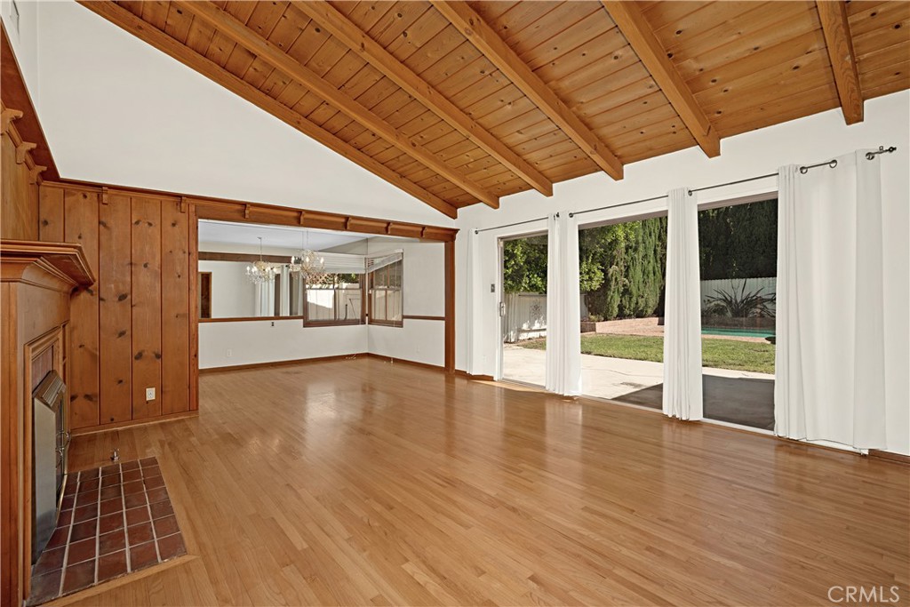 15516 Huston Street Property Photo 6