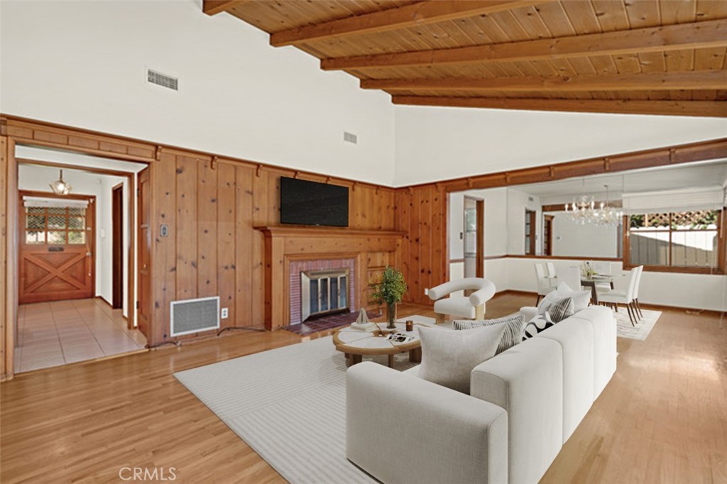 15516 Huston Street Property Photo 8