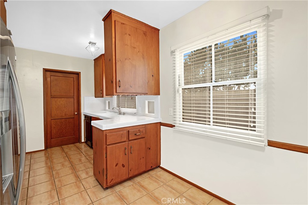 15516 Huston Street Property Photo 11
