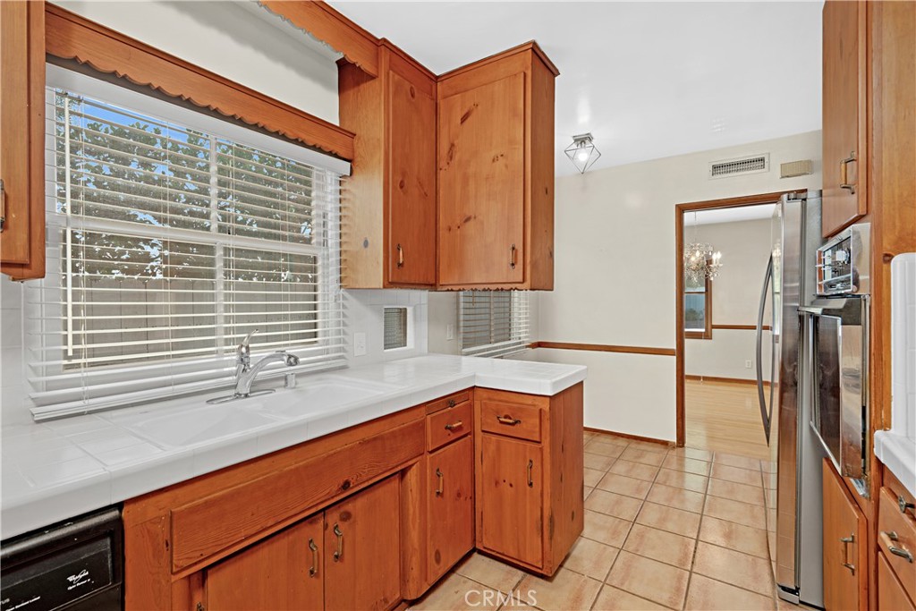 15516 Huston Street Property Photo 13