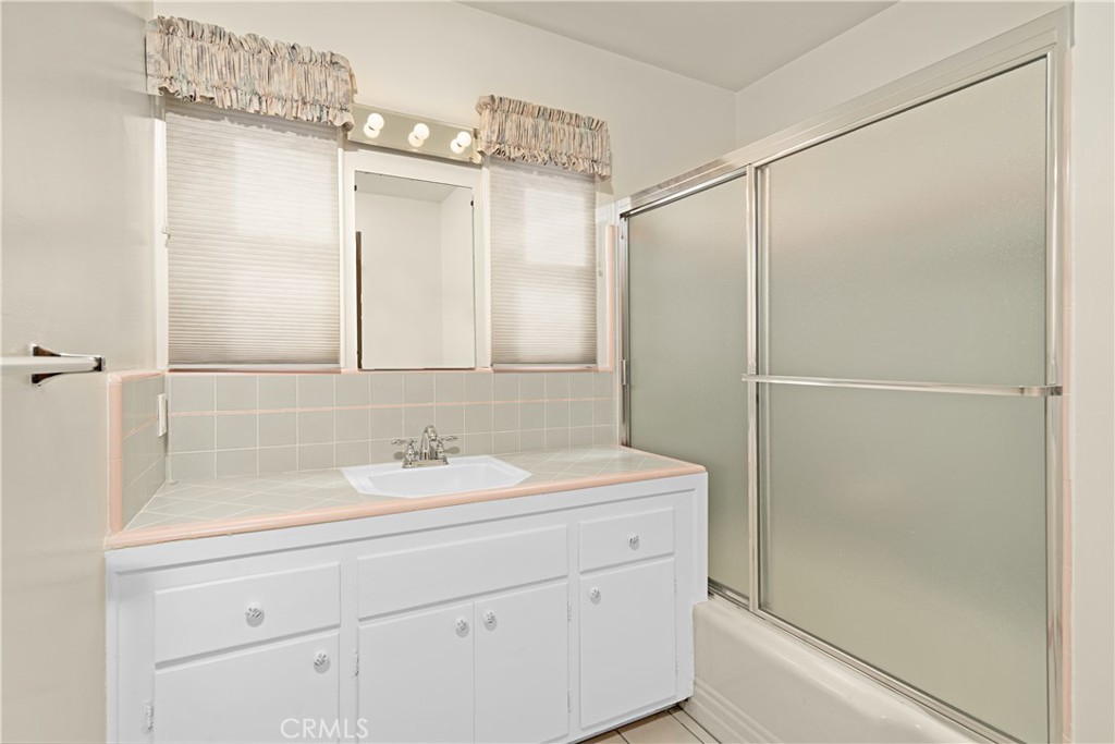 15516 Huston Street Property Photo 22