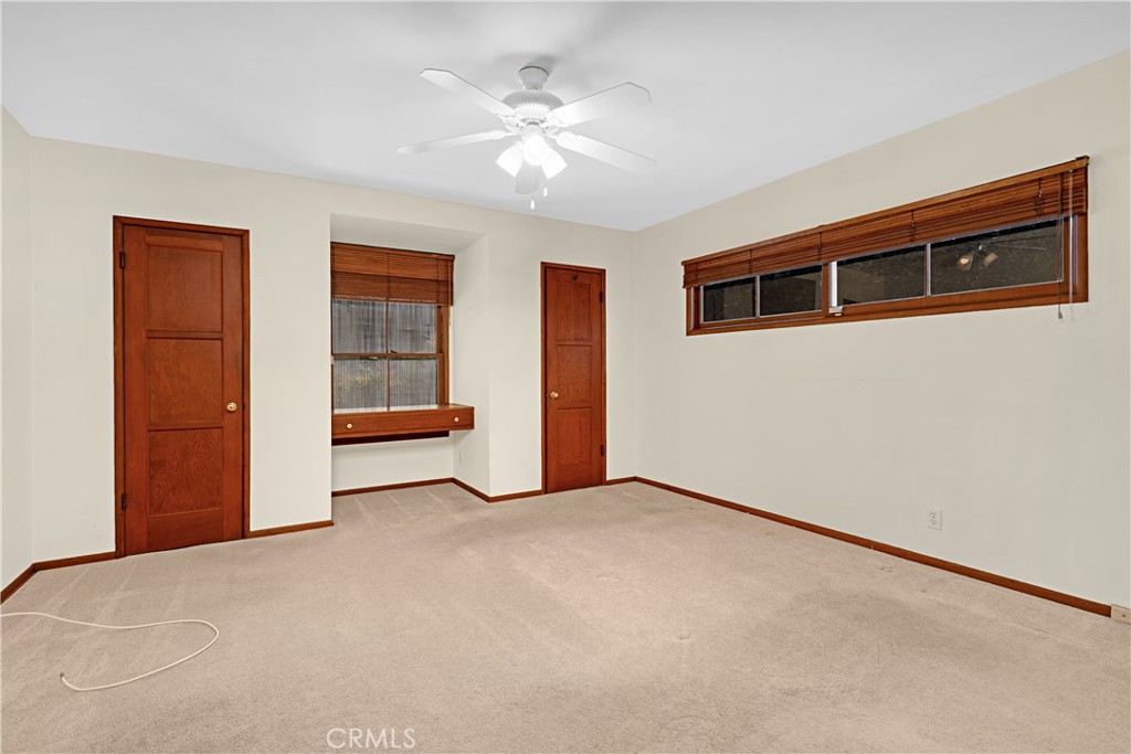 15516 Huston Street Property Photo 24