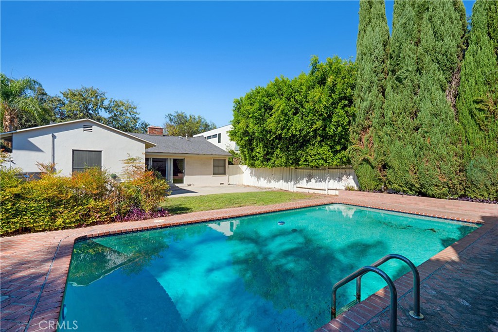 15516 Huston Street Property Photo 27