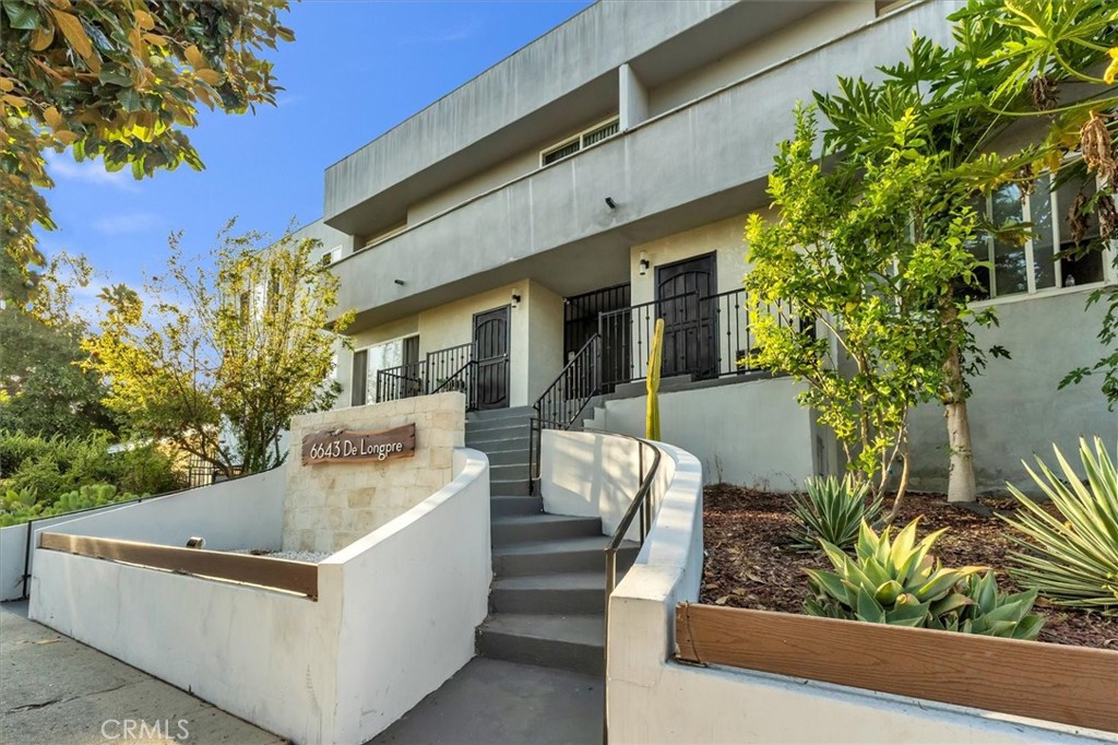 6643 De Longpre 10 Property Photo 1