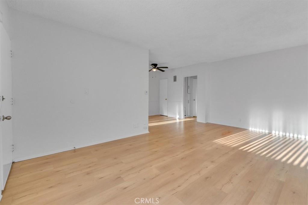 6643 De Longpre 10 Property Photo 5