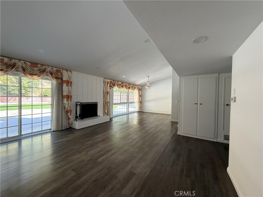 5840 Valerie Property Photo 4