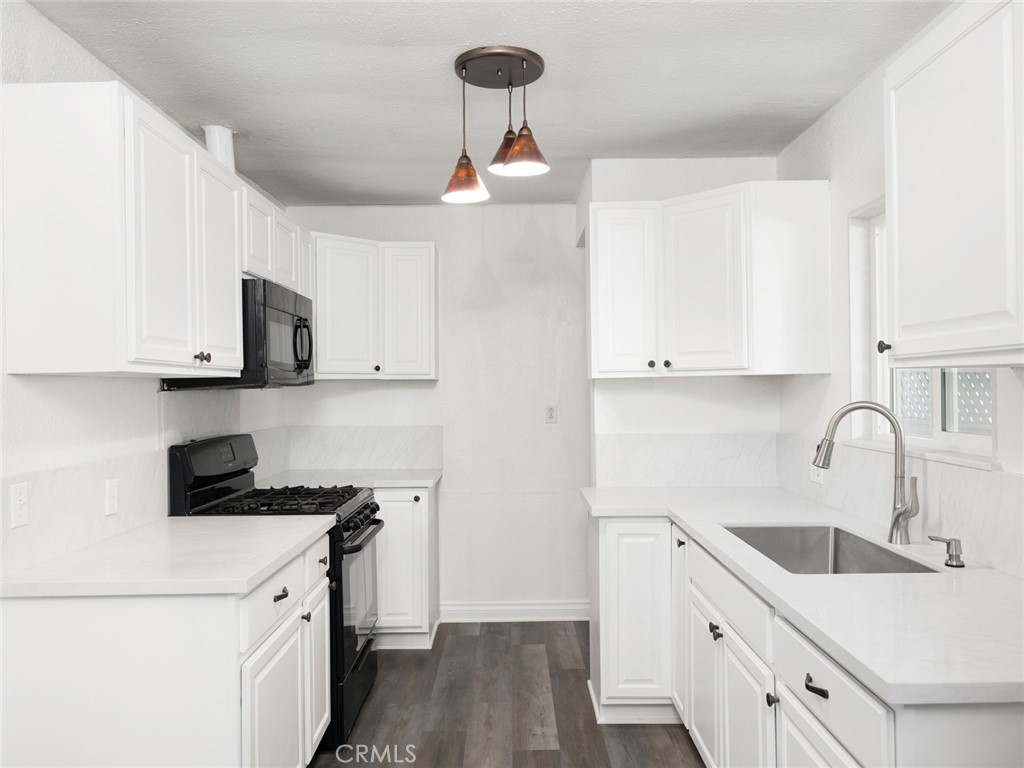 5020 Topanga Canyon Boulevard Property Photo 10