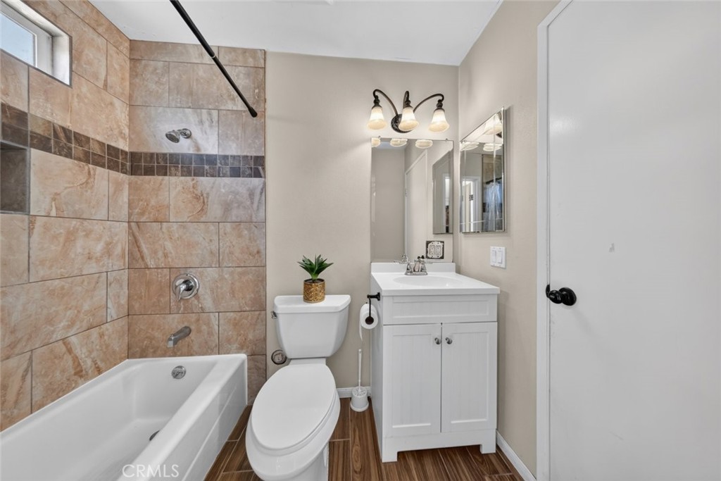 2380 Bryson Place Property Photo 15