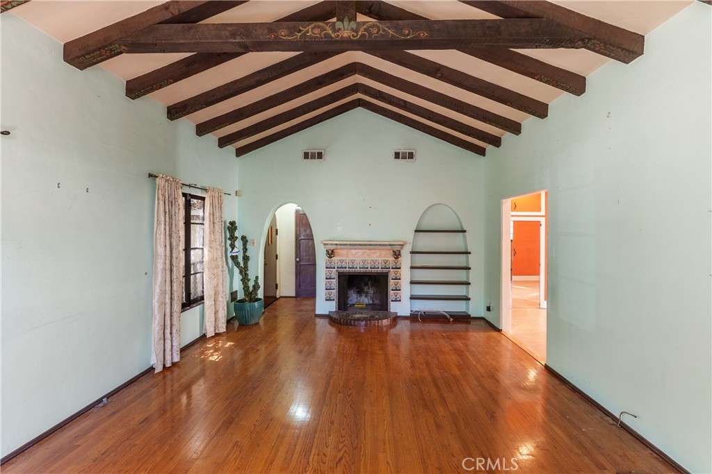 11209 La Maida Property Photo 7