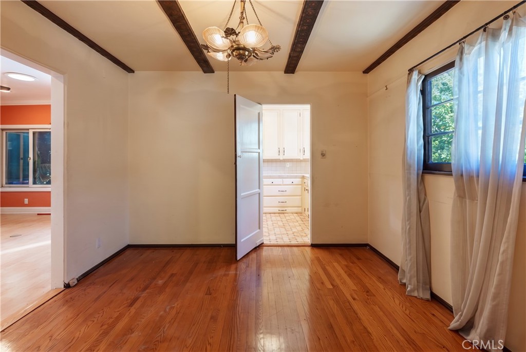 11209 La Maida Property Photo 11
