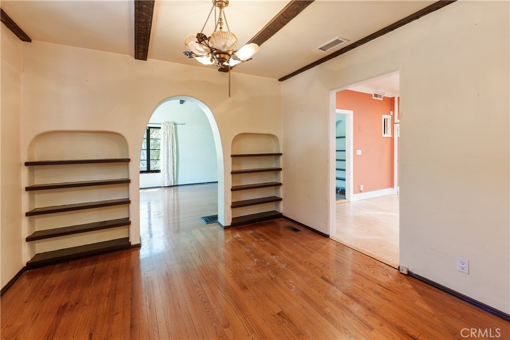 11209 La Maida Property Photo 12
