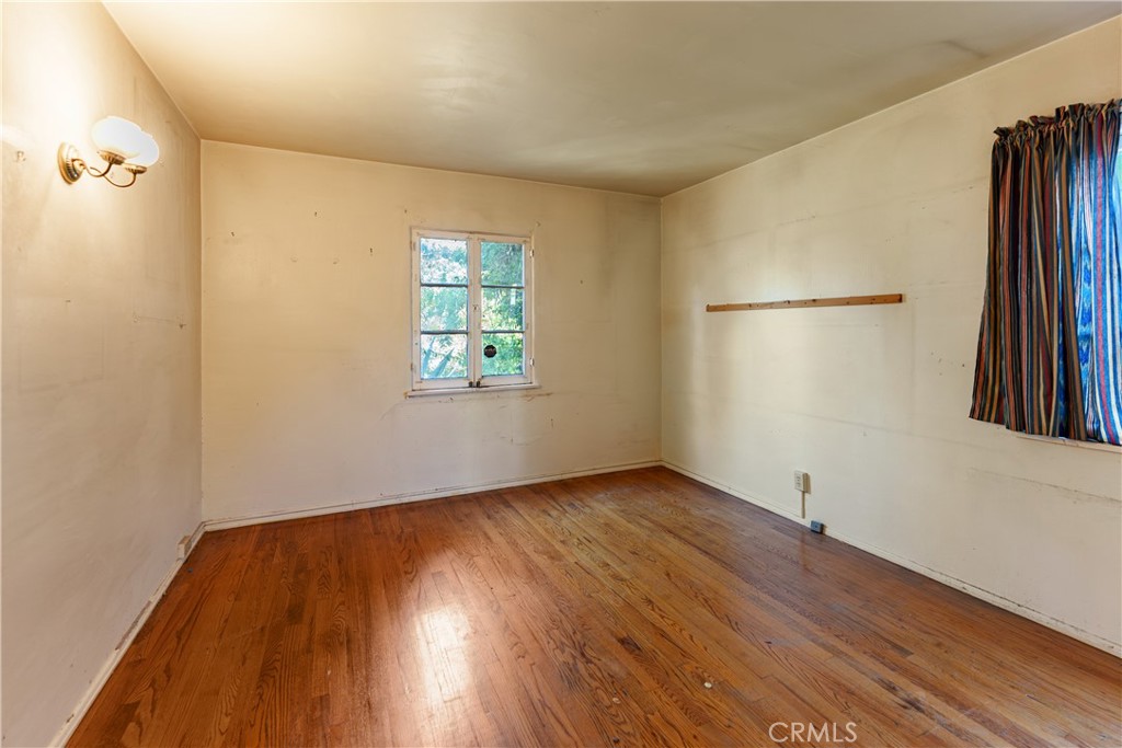 11209 La Maida Property Photo 15