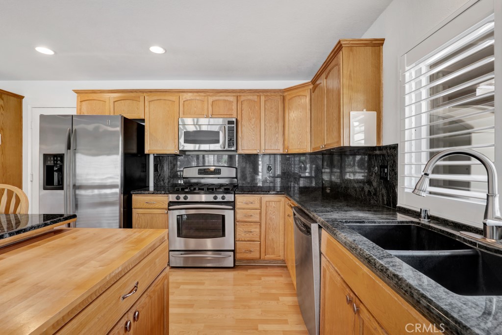 2048 Shelby Lane Property Photo 6