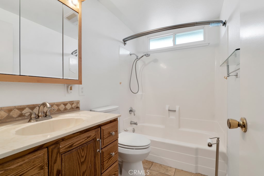 2048 Shelby Lane Property Photo 18