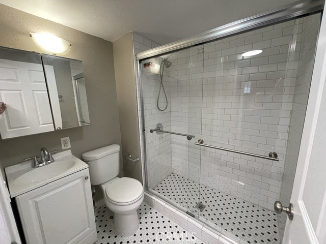 712 W 54th Property Photo 11