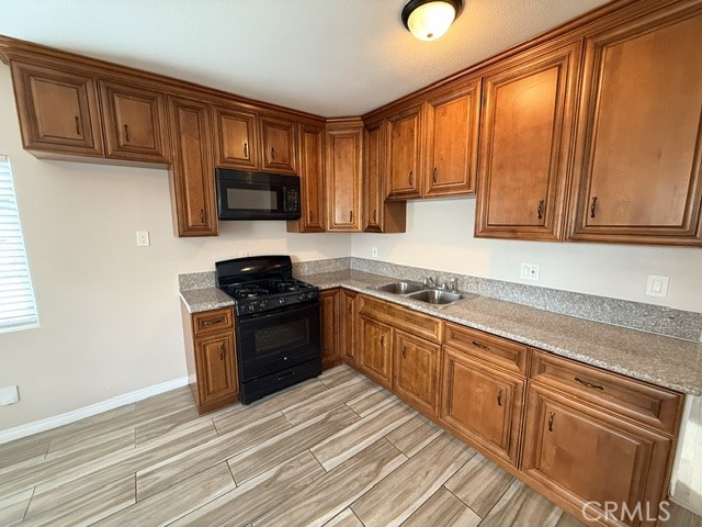 712 W 54th Property Photo 14