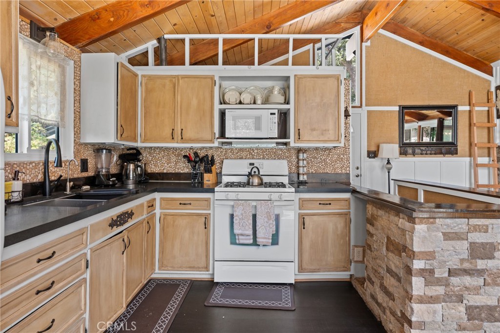 29199 Lake Brook Property Photo 14