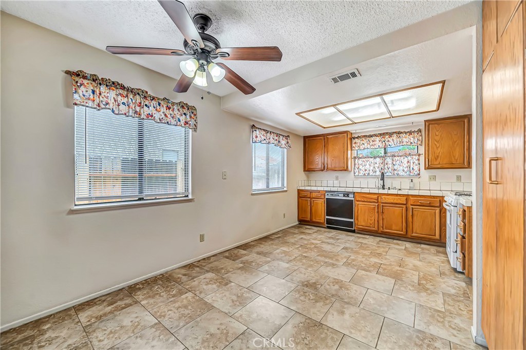 4930 Golden Eagle Property Photo 14