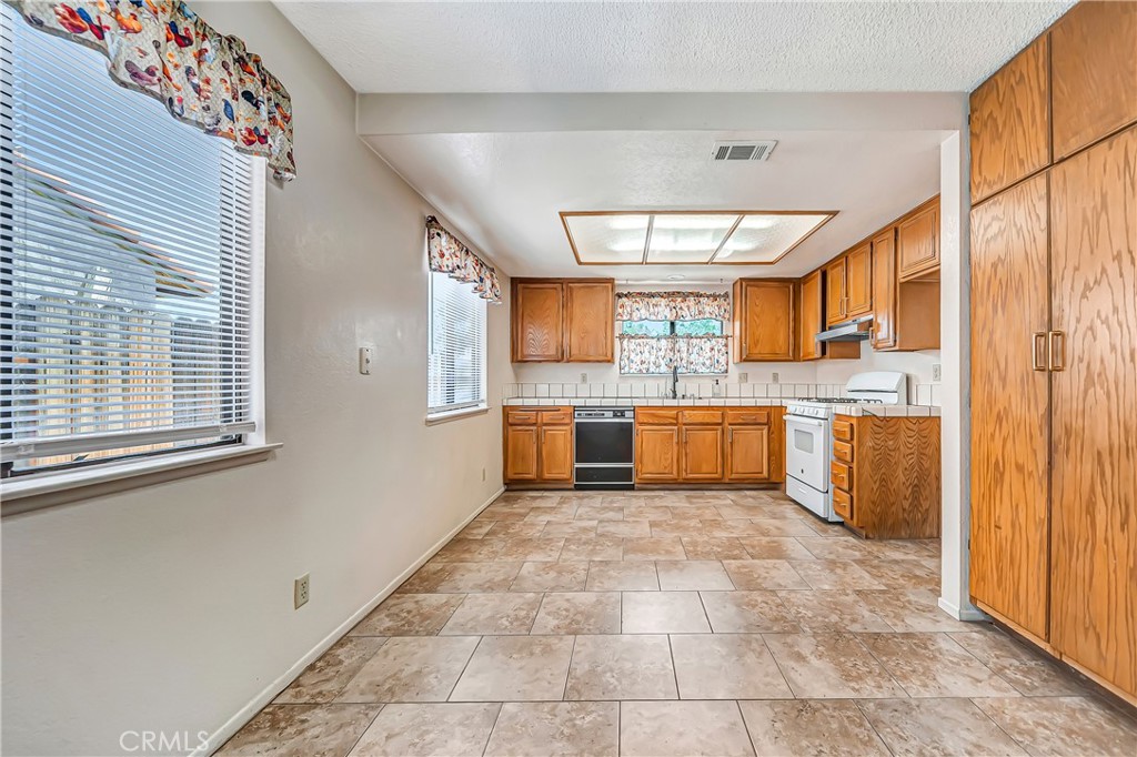 4930 Golden Eagle Property Photo 15