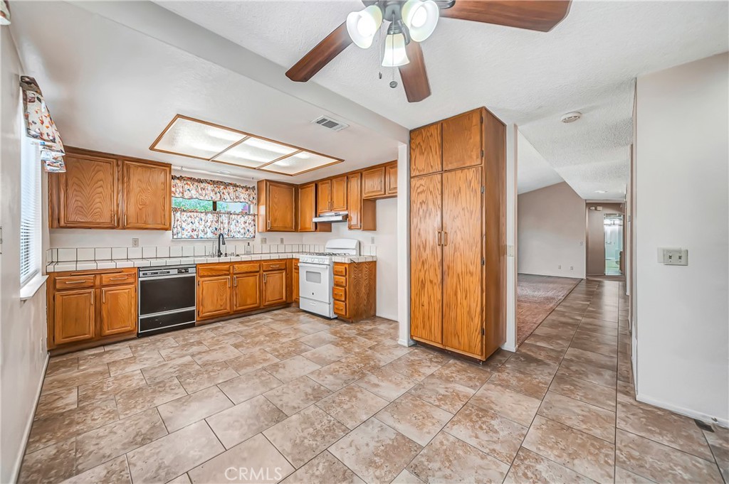 4930 Golden Eagle Property Photo 16