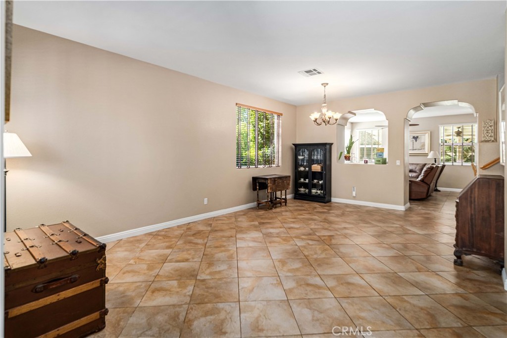 39361 Chantilly Ln Property Photo 8