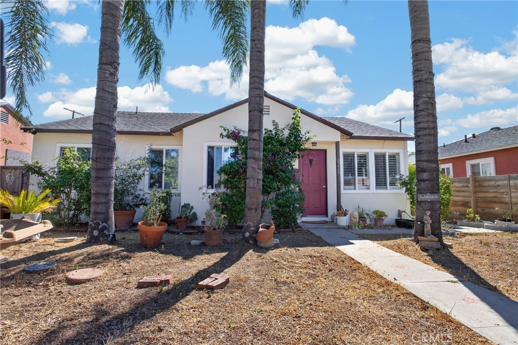 8210 White Oak Avenue Property Photo 4